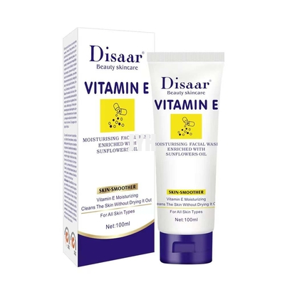 Soemschäumendes Gesichtsreiniger-natürliches Vitamin E, das Gesichtsreiniger weiß wird