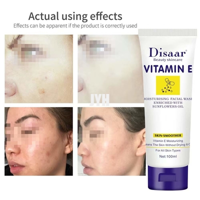 Soemschäumendes Gesichtsreiniger-natürliches Vitamin E, das Gesichtsreiniger weiß wird