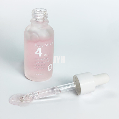 4 in 1 stellen Sie Vitamin C des Serum-30% mit dem ha-Nikotinamid-Anti-Altern gegenüber, das Haut-Serum weiß werden hydratisiert